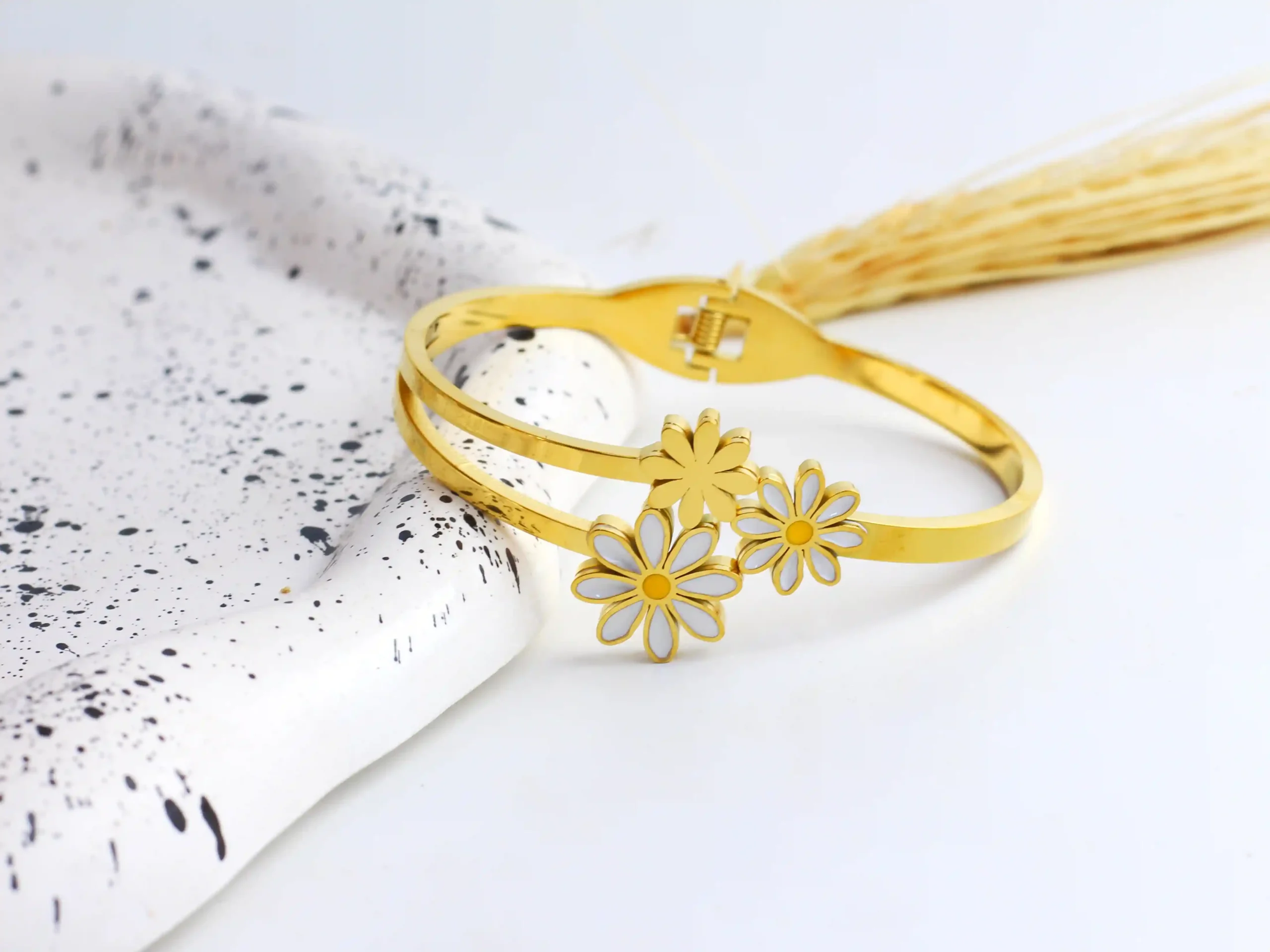 اسورة - الصورة 2