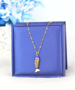 Alternative view of necklace