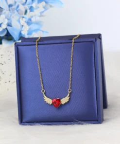 Alternative view of pandora stras