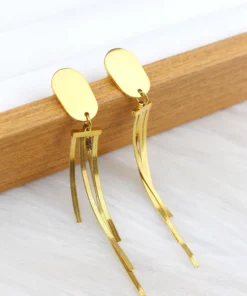 Alternative view of Simple earring