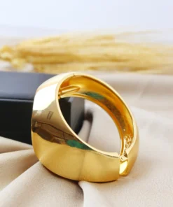 Alternative view of Bangle