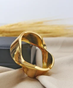 Alternative view of Bangle