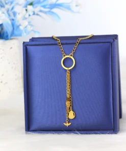 Alternative view of necklace