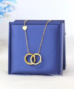 Alternative view of necklace