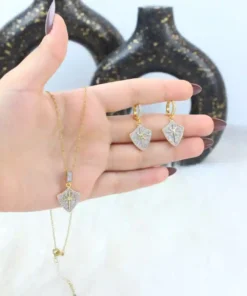 Necklace and earring set