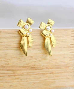 Alternative view of Simple earring