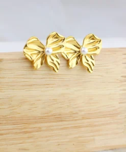 Alternative view of Simple earring