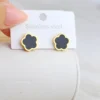 Simple earring