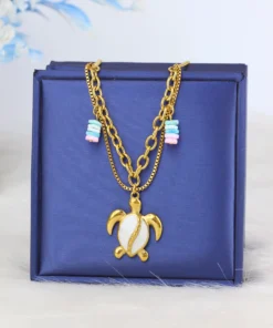 Alternative view of necklace