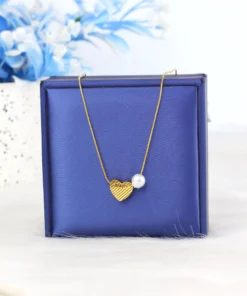 Alternative view of necklace